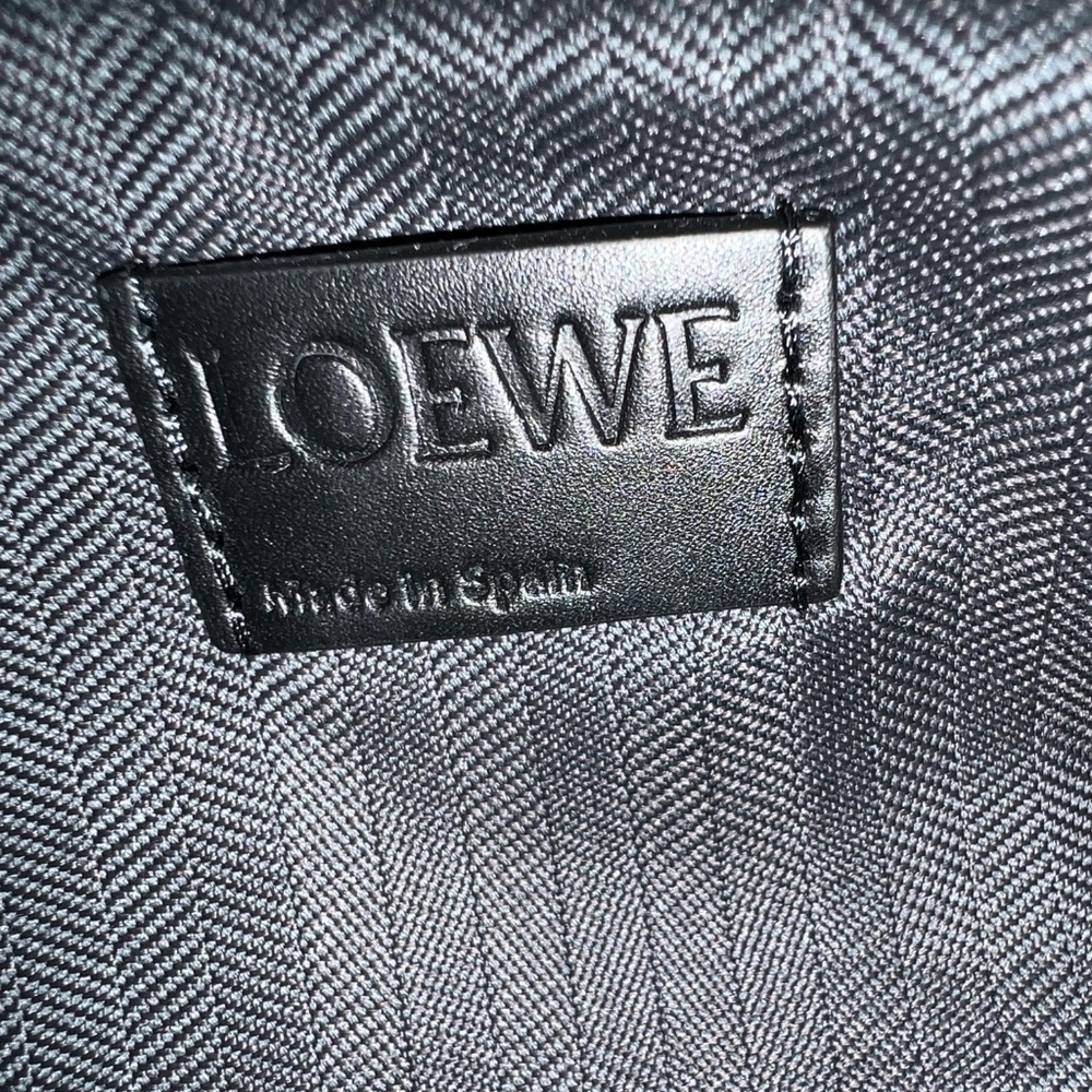 Loewe Small Edge Puzzle from the Pixel Collection - Picture 8 of 9